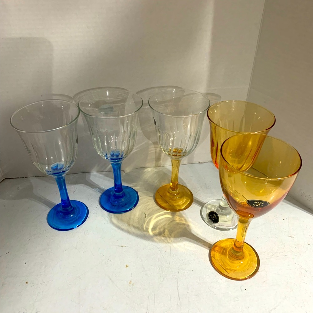 5 WINE GLASSES